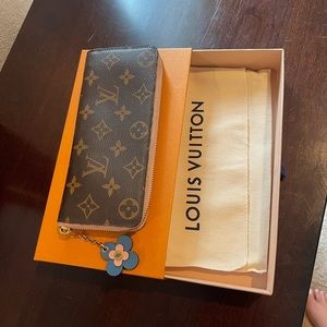 Louis Vuitton CLÉMENCE WALLET